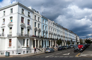 Arundel Gardens Street et ses belles maisons colorées