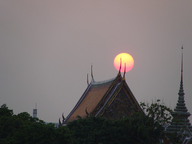 Sunset over Wat Pho
