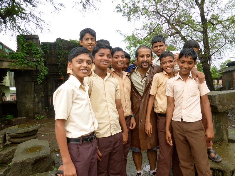Lonad Shiva Temple - School children