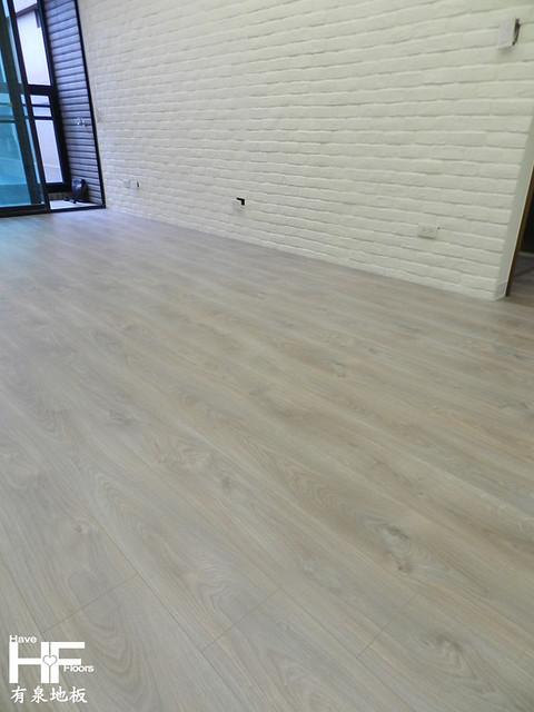 Egger超耐磨木地板 皇家倒角系列 諾曼第灰橡 木地板施工 木地板品牌 裝璜木地板 台北木地板 桃園木地板 新竹木地板 木地板推薦 (6)