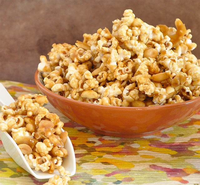 Caramel Popcorn with Peanuts