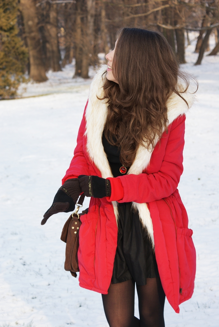 czerwona kurtka na zimę płaszcz