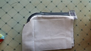 curved Zipper pouch
