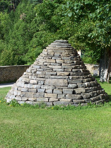 Cairn on the medieval remparts of Digne