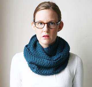 Pombcoup cowl