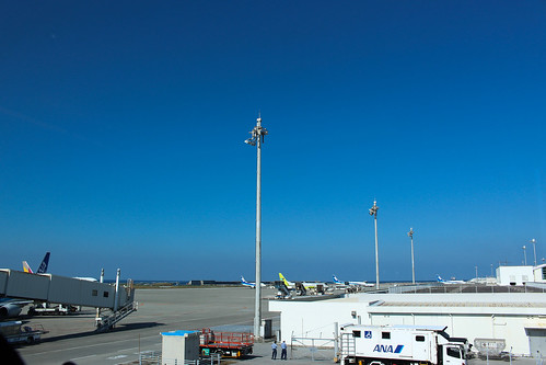 那覇空港のANA LOUNGEから見える景色