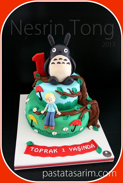totoro cake