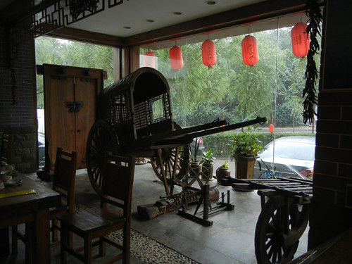 DSCN0156 _ Restaurant, Shenyang, September 2013