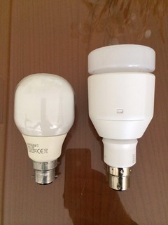 Side by side comparison of CFL and Lifx LED bulbs