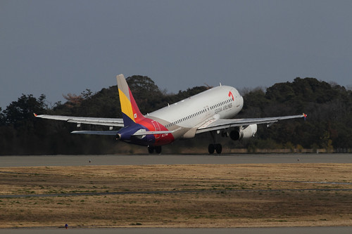 Asiana Airlines HL7788