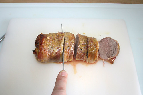 45 - Schweinelende in Scheiben schneiden / Cut pork loin in slices