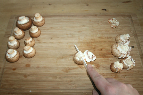18 - Champignons in Scheiben schneiden / Cut mushrooms in slices