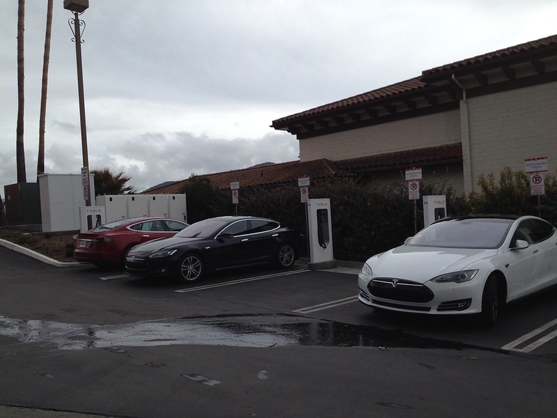 Back at the Tesla Buelton Supercharger on the way home from the BMW Active E West Coast Wake