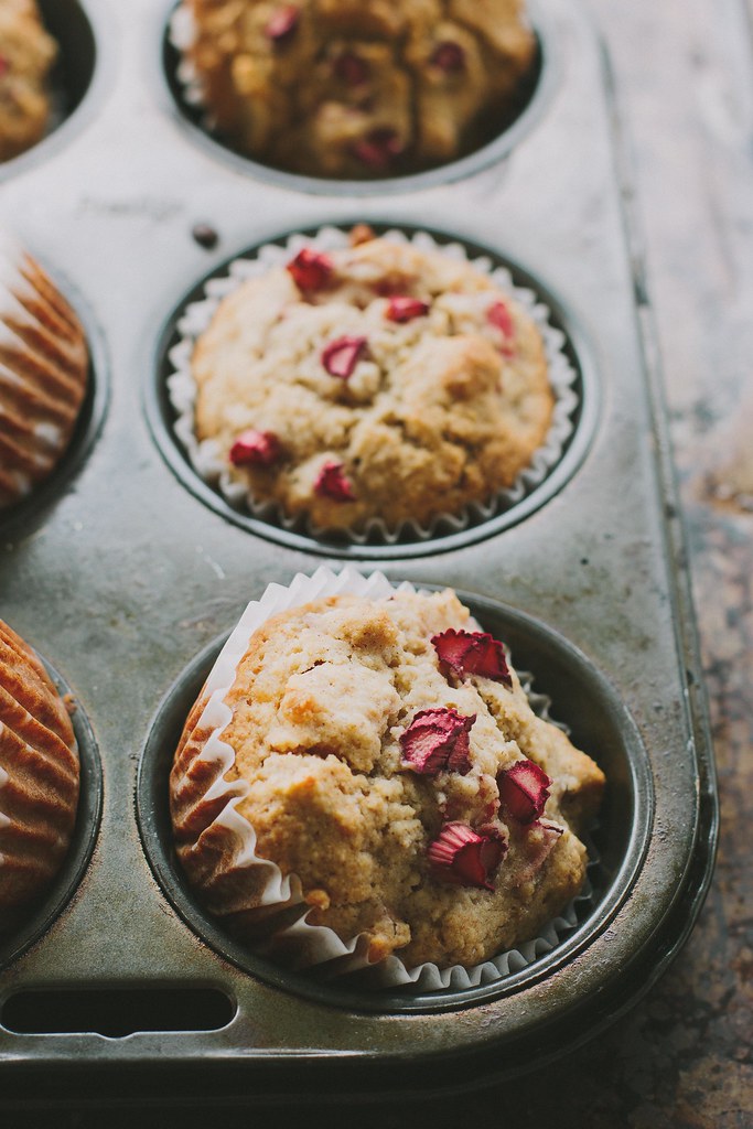 Gluten Free Ginger Rhubarb Muffins with Granola Crunch - Oat&Sesame