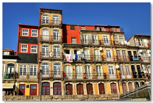 Casas na Ribeira by VRfoto