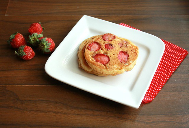strawberry pancakes1