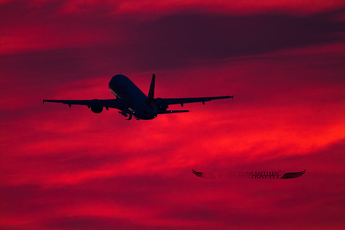 Take-off red pink by SteveVonlanthenPhotography