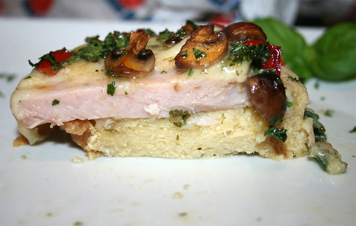 41 - Brotauflauf mit Kasseler & Käse - Querschnitt / Bread casserole with smoked pork & cheese - lateral slice