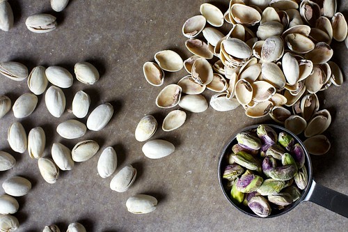 salted pistachios, shelling and shelling