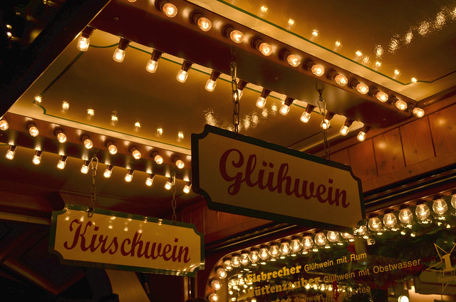 Mainz Weihnachtsmarkt drinks stall gluhwein_lightened
