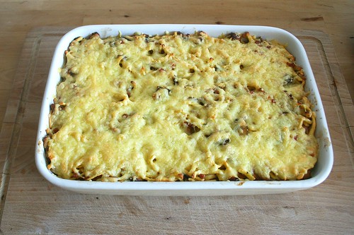 45 - Käsespätzle mit Spitzkohl & Pilzen - fertig überbacken / Cheese spaetzle with pointed cabbage & mushrooms - finished baking