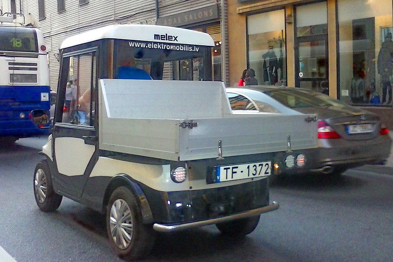 Electric mini truck on Čaka street by aigarsbruvelis
