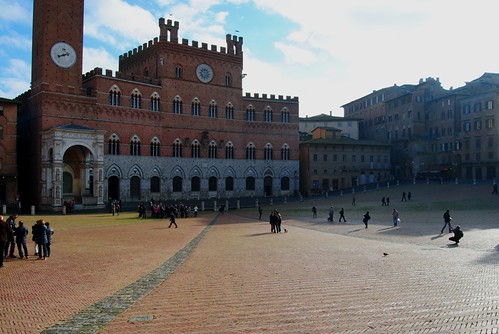 Piazza del Campo with the Palazzo Publico
