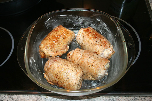 24 - Schnitzelrollen in Form legen / Put schnitzel rolls in casserole
