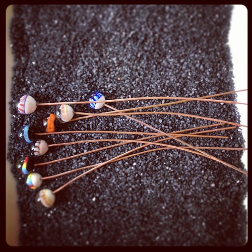 How NOT to display these glass headpins #artjewelryelements #aje #beadfest #glassaddictions