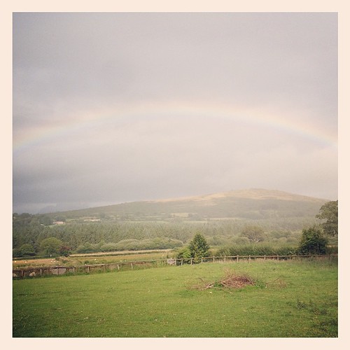 We arrived back at the farm that is so precious to us since our first visit just after Freddie died... Within in 3 minutes, a rainbow appeared. Hello, little boy.