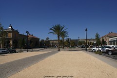 			Klaus Naujok posted a photo:	Photos (Streets of Brentwood) for lens comparison taken @ 18mm (27mm FF) FL with Minolta DT 18-70mm.