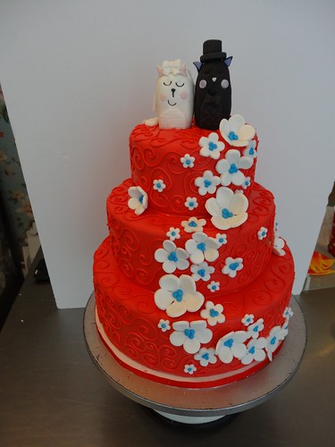 Red Swirls Wedding Cake by CAKE Amsterdam - Cakes by ZOBOT