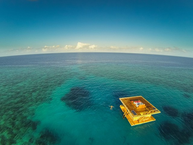 the-manta-resort-underwater-hotel-2