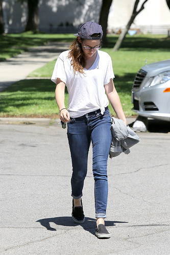 Kristen arriving at a studio in LA