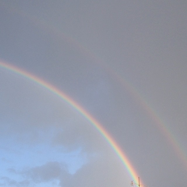 Houve dias em que vi 2 arco-íris, agora só vejo cinzentos, vários tons de cinzento regados a pingas de chuva. #saopedroestasdespedido