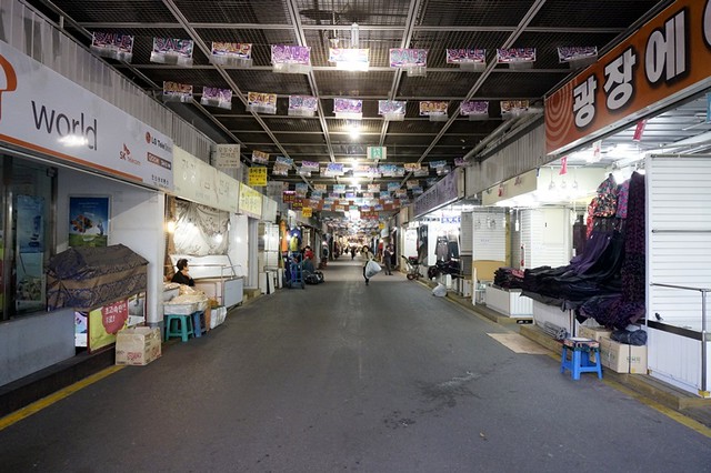 Gwangjang Traditional Market in Korea - rebeccasaw blog-003