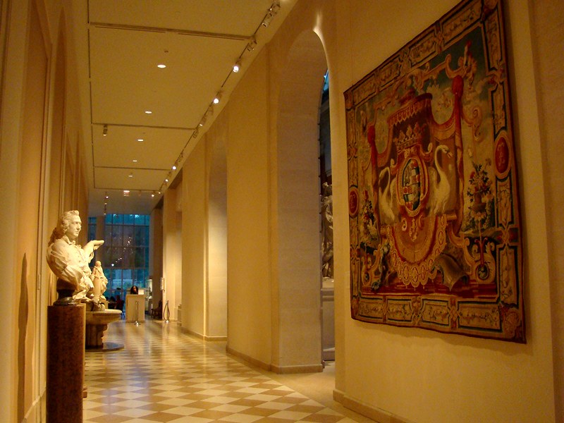The Met sculptures hallway
