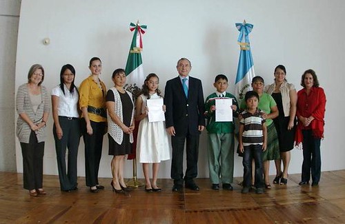 “Mejores Alumnos” y “Pintura Infantil” del Programa Escuelas México en Guatemala.