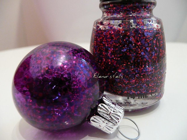 nail varnish baubles be merry be bright