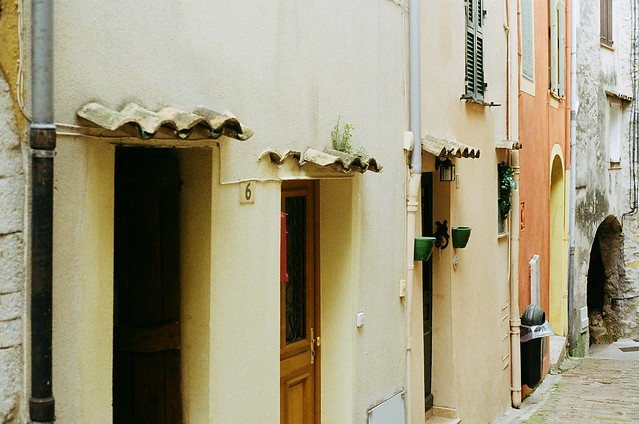 roquebrune doorways