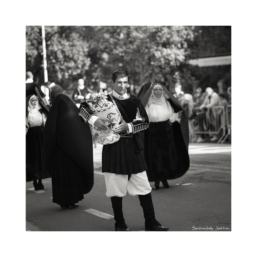 Cavalcata Sarda Parade (6x6 film)
