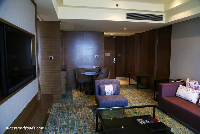 renaissance hotel johor bahru junior suite