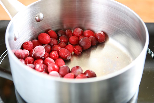 Homemade Cranberry Sauce | The Hungry Housewife