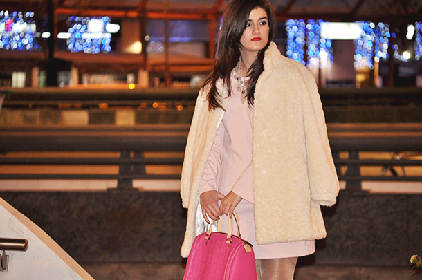 valencia fashion blogger style, andy seven carolina herrera pink bag, something fashion blog valencia spain fashion blogger, faux fur wool llama coat vintage