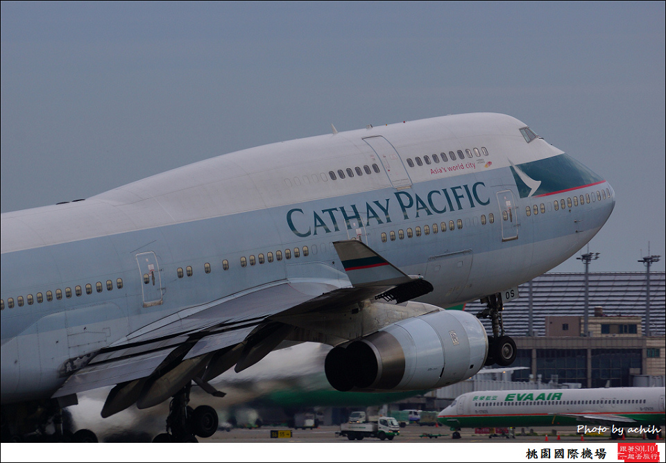 Cathay Pacific Airways B-HOS-009