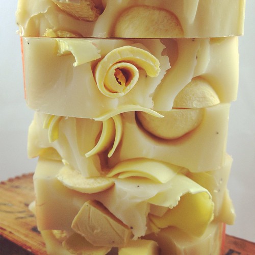 Honeysuckle Soap by The Daily Scrub