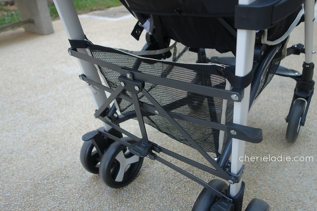 Lucky baby Ave 2 buggy features central locking system! 
