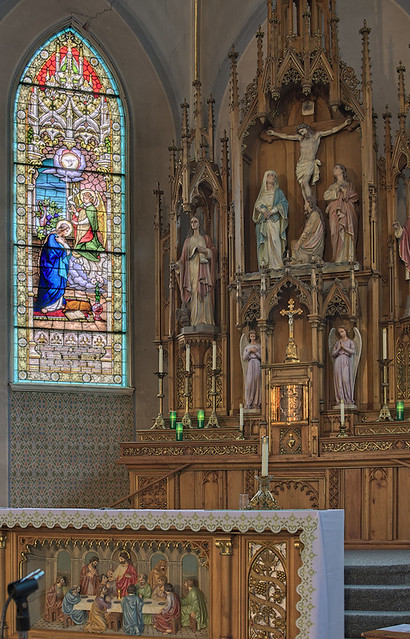 Sacred Heart Roman Catholic Church (Saint Katharine Drexel Parish), in Springfield, Illinois, USA - sanctuary detail
