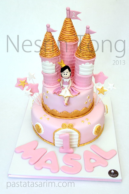 princes castle 1st.birthday cake