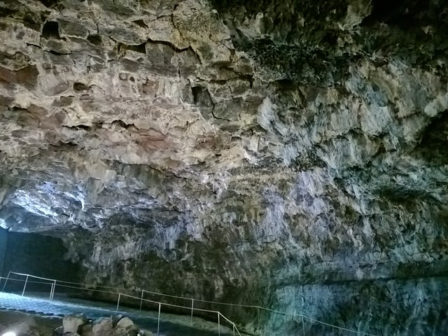 lumia 925 - lava caves on Jeju Island-009